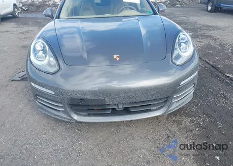 2014 Porsche Panamera 4S z USA, uszkodzony, nr VIN WP0AB2A76EL055256